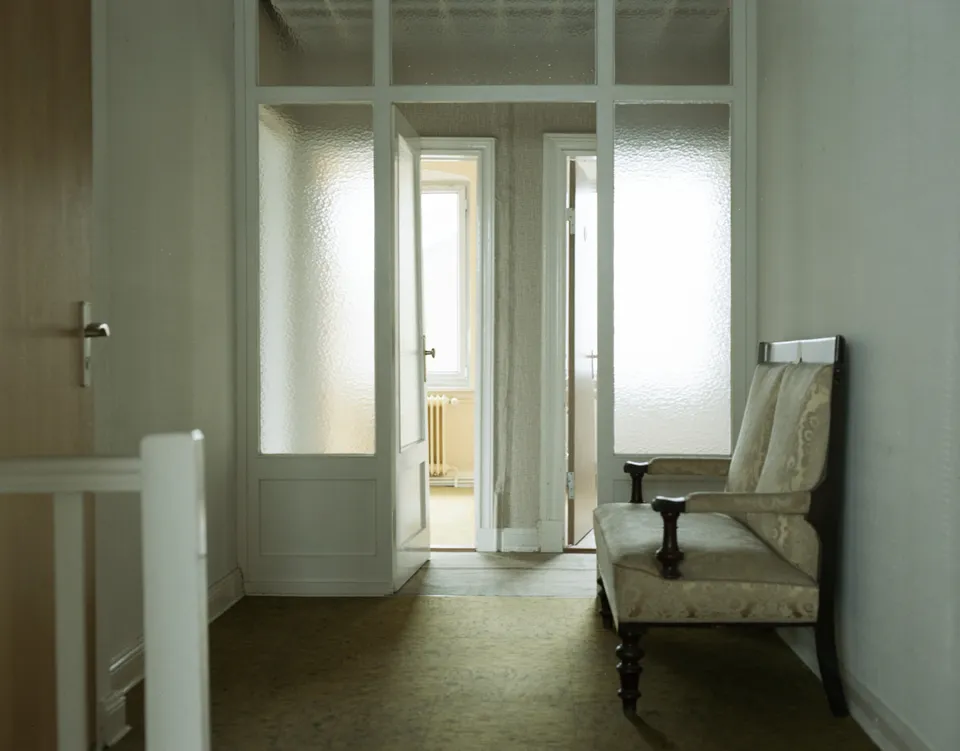 La Grande Dame, still 2 of 8
